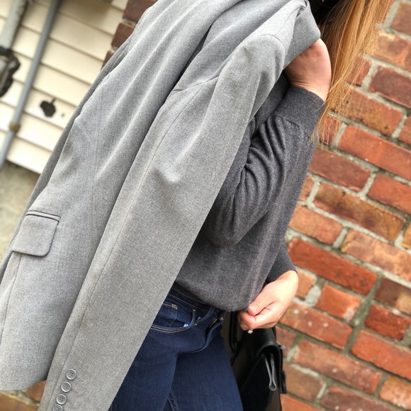 Meet your Posher, Sarina with amazing style! - Picture 5 of 8